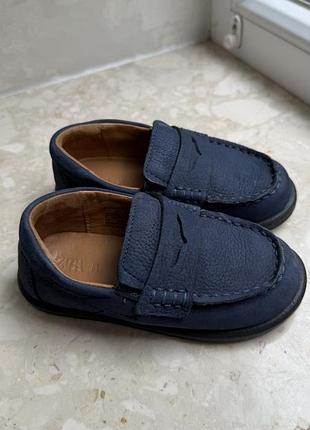 Шкіряні лофери zara