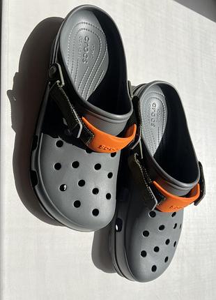 Продам оригінальні crocs classic all-terrain clog