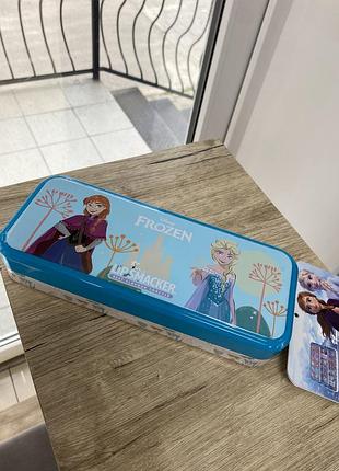Набір дитячої косметики lip smacker disney frozen у тришаровому металевому кейсі.