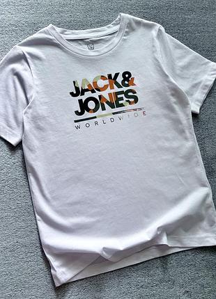 Біла футболка з написом  jack & jones