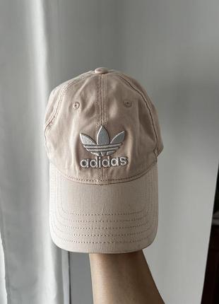 Кепка жіноча adidas