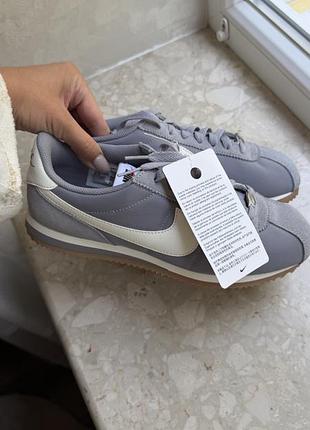 Оригінальні жіночі кросівки nike cortez