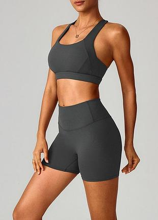 Комплект трійка s-xl: топ з бретелями з чашечками + кофта з рукавами-мітенками + шорти пушап темно-сірий 7432-7332-9132 костюм набір спорт