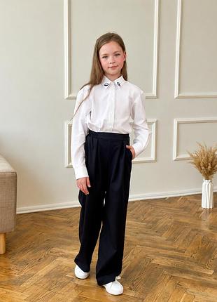 Рубашка школьная белая для девочки с вышивкой на воротнике sisters cherries 158