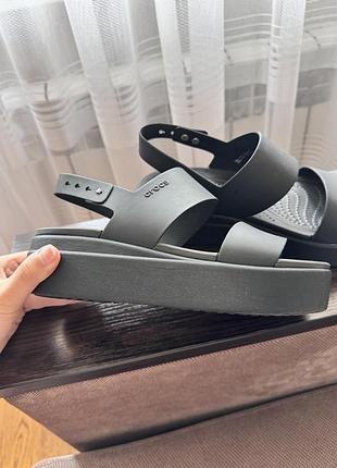 Жіночі сандалі crocs women’s brooklyn low wedge