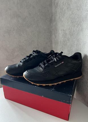 Жіночі шкіряні кросівки reebok classic