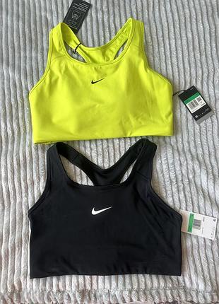 Спортивний топ жіночий nike swoosh xl