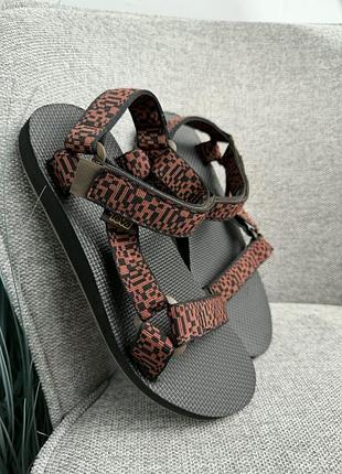 Teva original universal 2