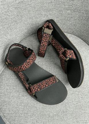 Teva original universal 5