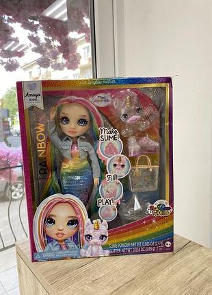 Ігровий набір із лялькою amaya raine (амая рейн) із серії rainbow high "classic"