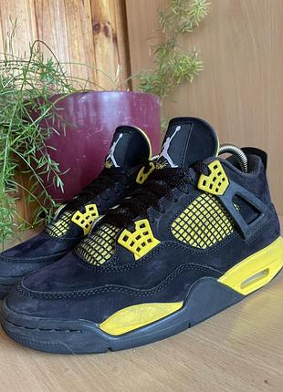 Кросівки  nike air jordan 4 розмір 39 устілка 25 см оригінал.