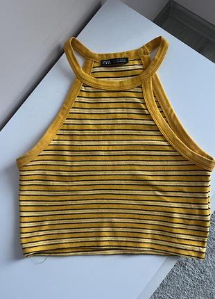 Яскравий топ від zara