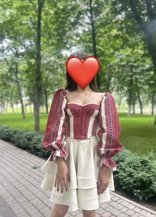 Корсетна вишита сукня