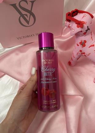 Парфумований спрей cherry bite victoria’s secret usa спрей для тіла оригінал вікторія сікрет