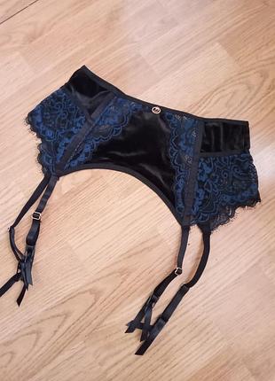 Пояс для чулків doutzen's в колобарації hunkemoller