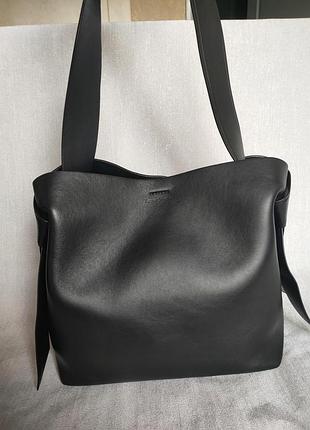 Шкіряна сумка acne studios musubi midi bag (made in italy)