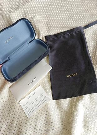 Чорний оксамитовий футляр для окулярів gucci