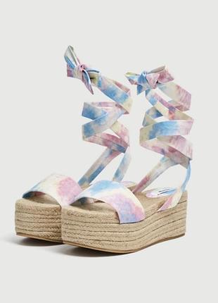 Босоніжки еспалрільї жіночі pull&bear із принтом «tie-dye»
