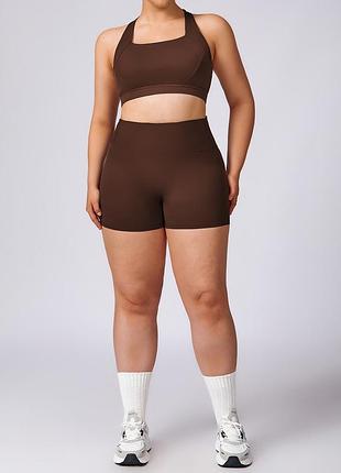 Плюс сайз спортивный летний костюм (s-3xl) топ с чашечками на резинцита шорты высокая посадка эластичный комплект коричневый 7413-91140 набор
