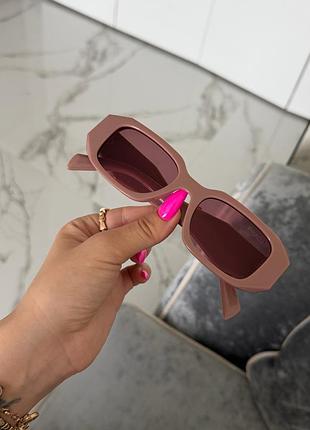 Сонцезахисні окуляри prada