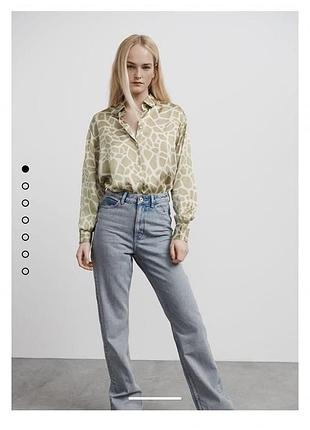 Атласна жіноча сорочка від бренду zara з характерним анімалістичним принтом «жираф»