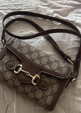 Стильна жіноча сумочка через плече (крос-боді) у стилі gucci horsebit