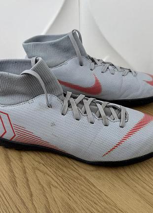 Оригінальні футбольні сороконоги nike mercurial
