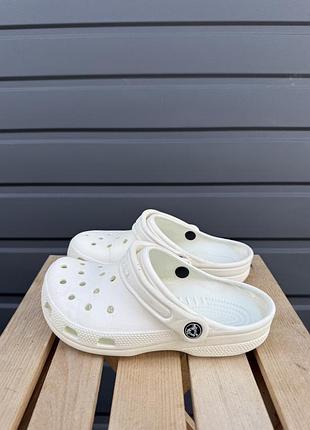 Шльопанці crocs