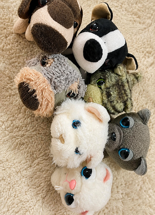 Оригінальні м’які іграшки the dogs collection та the cats collection.