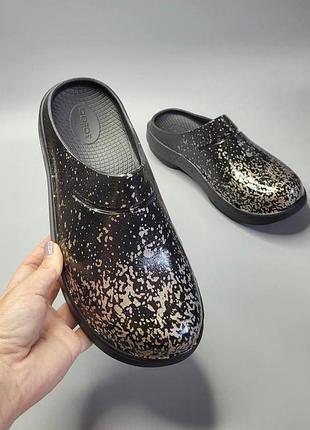 Oofos 
сабо oocloog
