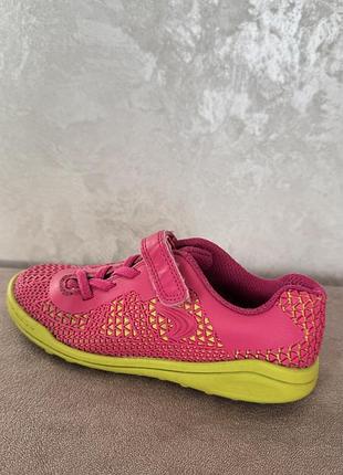 Дитячі кросівки на липучці clarks оригінал, розмір 28
