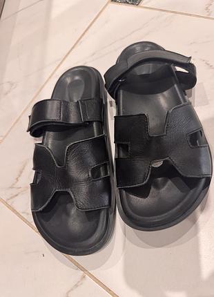 Шкіряні слайдери під hermes