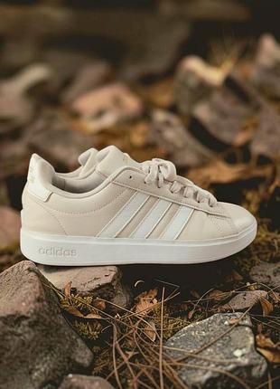 Кроссовки женские, кожаные. adidas. размер 40