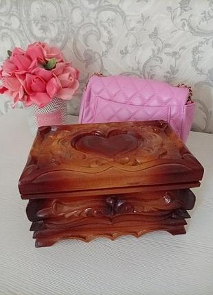 Шкатулка из дерева