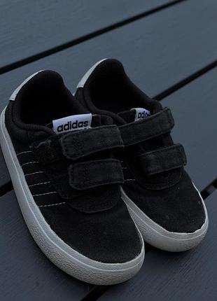 Кросівки adidas 25р