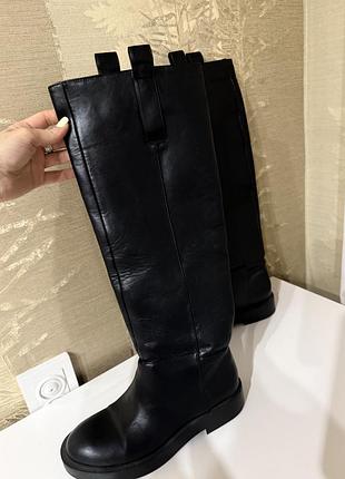 Кожаные сапоги трубы zara