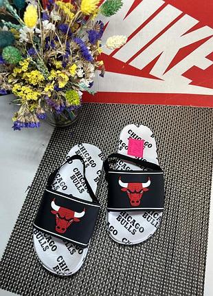 Оригінальні шльопанці chicago bulls