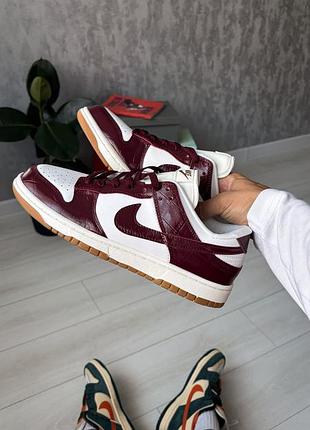 Nike dunk low lx dark team red croc