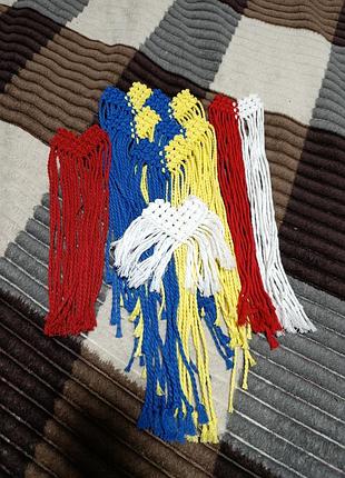 Брошки в техніці макраме