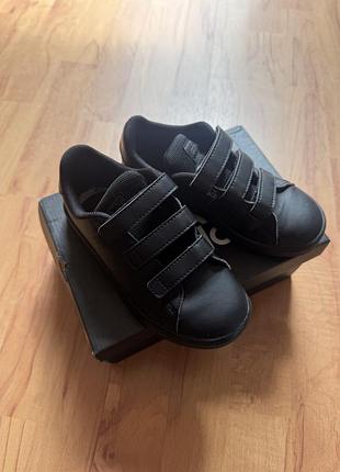 Кросівки adidas 29