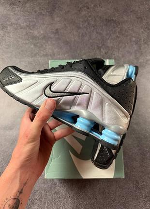 Nike shox r4 grey blue black