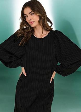 Нарядное плесерированное платье от boohoo
