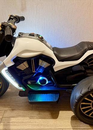 Дитячий електро мотоцикл триколісний на акумуляторі bambi m 5048 для дітей 3-8 років білий
