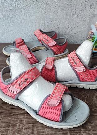 Босоножки, сандалии clarks 30р.
