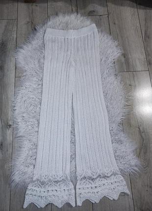 Вязаные брюки клеш кроше miss selfridge, размер m (eur 40 / u9 12) летние ажурные белые