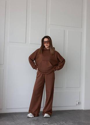 Женский брючный прогулочный костюм