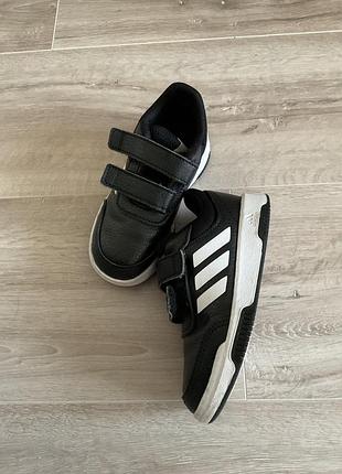 Кросівки adidas 25,5-26 розмір