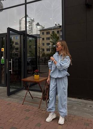 Костюм з плащівки