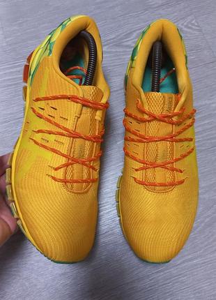 Женские кроссовки asics