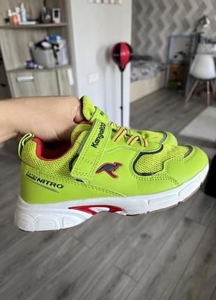 Дитячі кросівки kangaroos k-ni hero ev у яскраво-салатовому кольорі легкі текстильні фіксуються на липучці 31 розмір 19,8 см хлопчику